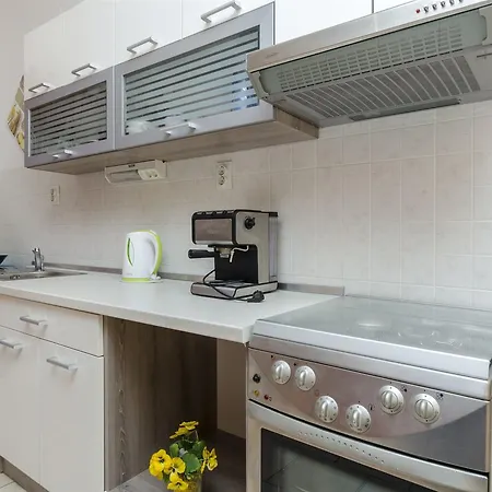Zvonimir Apartment Sumpetar