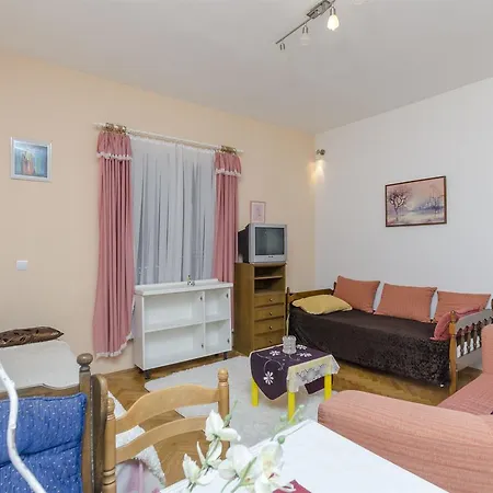 Zvonimir Apartment Sumpetar
